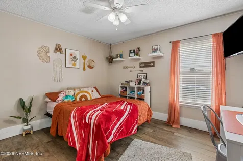 1033 Whirlaway Circle N Jacksonville FL 32218
