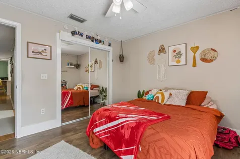 1033 Whirlaway Circle N Jacksonville FL 32218