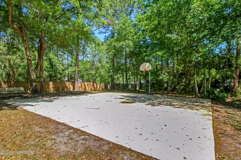 1033 Whirlaway Circle N Jacksonville FL 32218