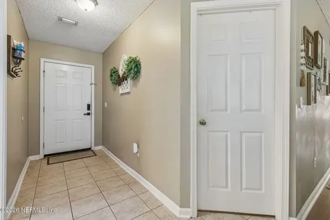 1033 Whirlaway Circle N Jacksonville FL 32218