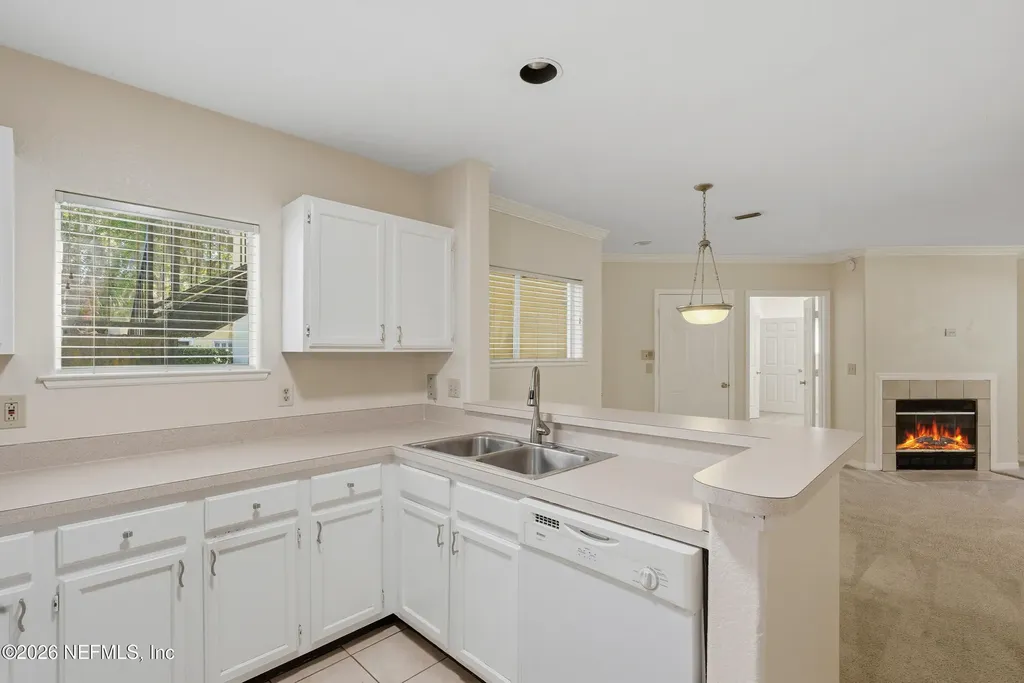 1800 The Greens Way Jacksonville Beach FL 32250