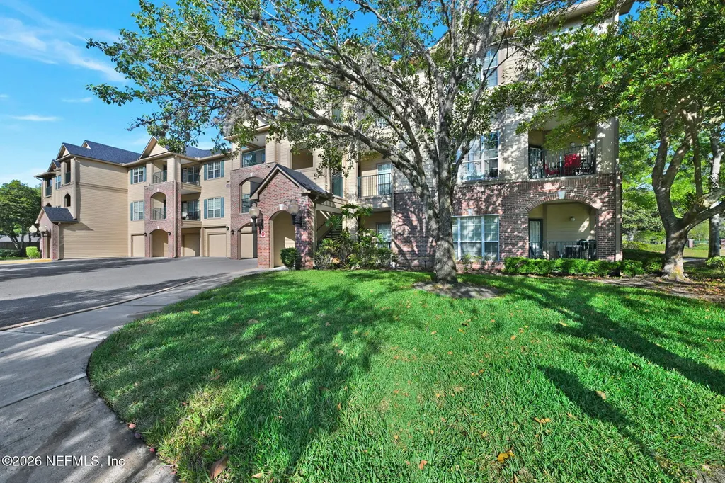 7800 Point Meadows Drive Jacksonville FL 32256