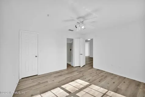 7800 Point Meadows Drive Jacksonville FL 32256