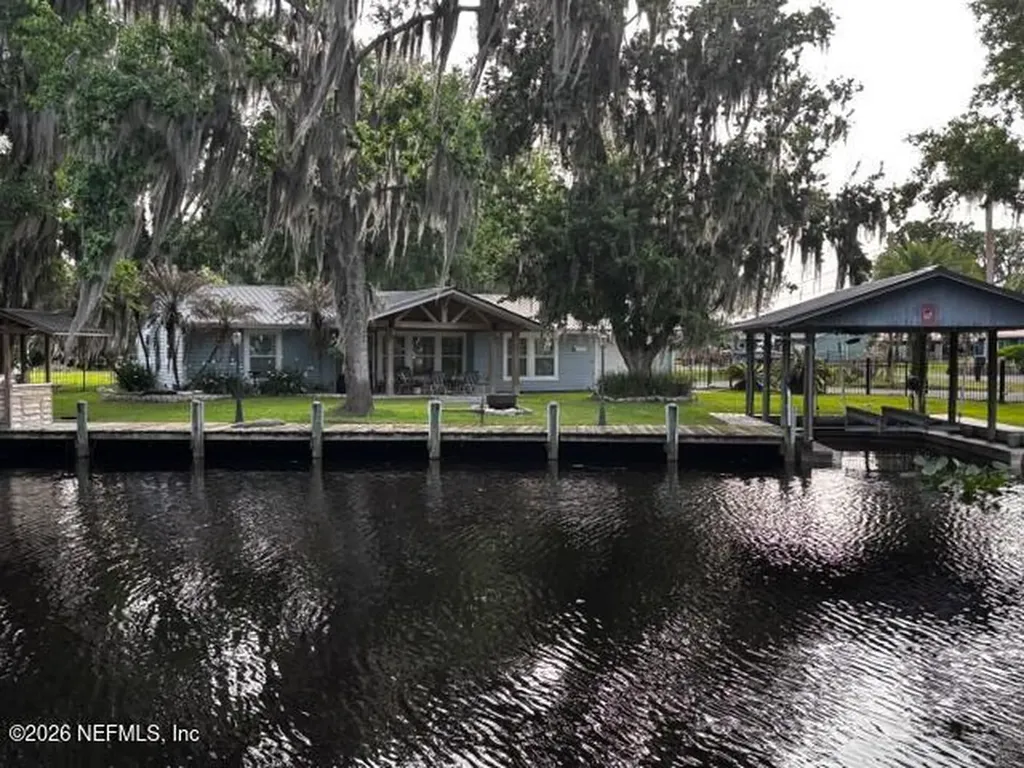 137 & 135 Riverside Drive Satsuma FL 32189