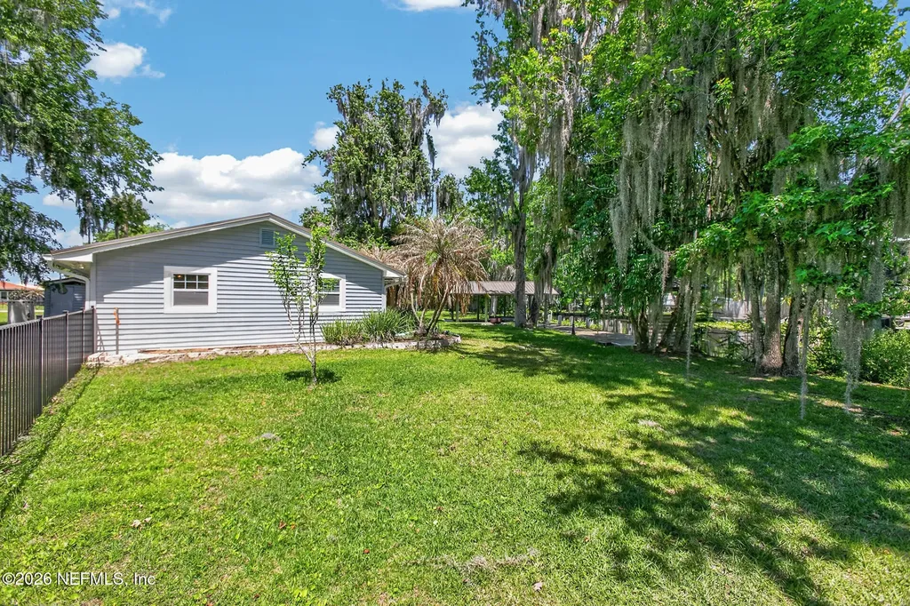 137 & 135 Riverside Drive Satsuma FL 32189