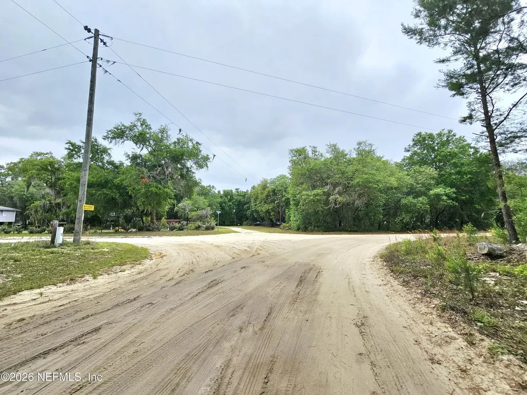 302 Rainbow Drive Florahome FL 32140