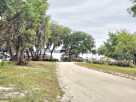 302 Rainbow Drive Florahome FL 32140
