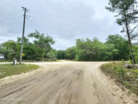 302 Rainbow Drive Florahome FL 32140