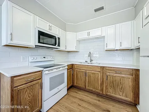9232 Adams Avenue Jacksonville FL 32208