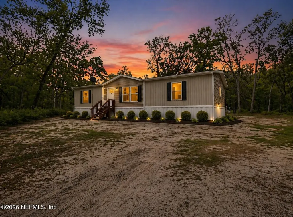 121 Janet Drive Hollister FL 32147
