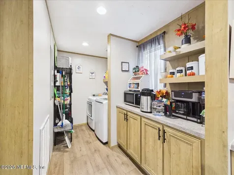 121 Janet Drive Hollister FL 32147