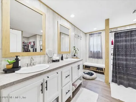 121 Janet Drive Hollister FL 32147