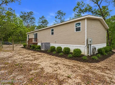 121 Janet Drive Hollister FL 32147