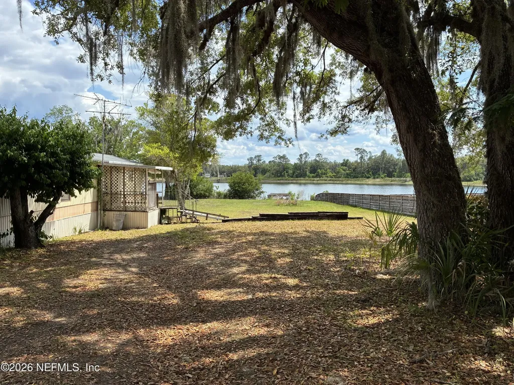 121 Church Lake Drive Interlachen FL 32148