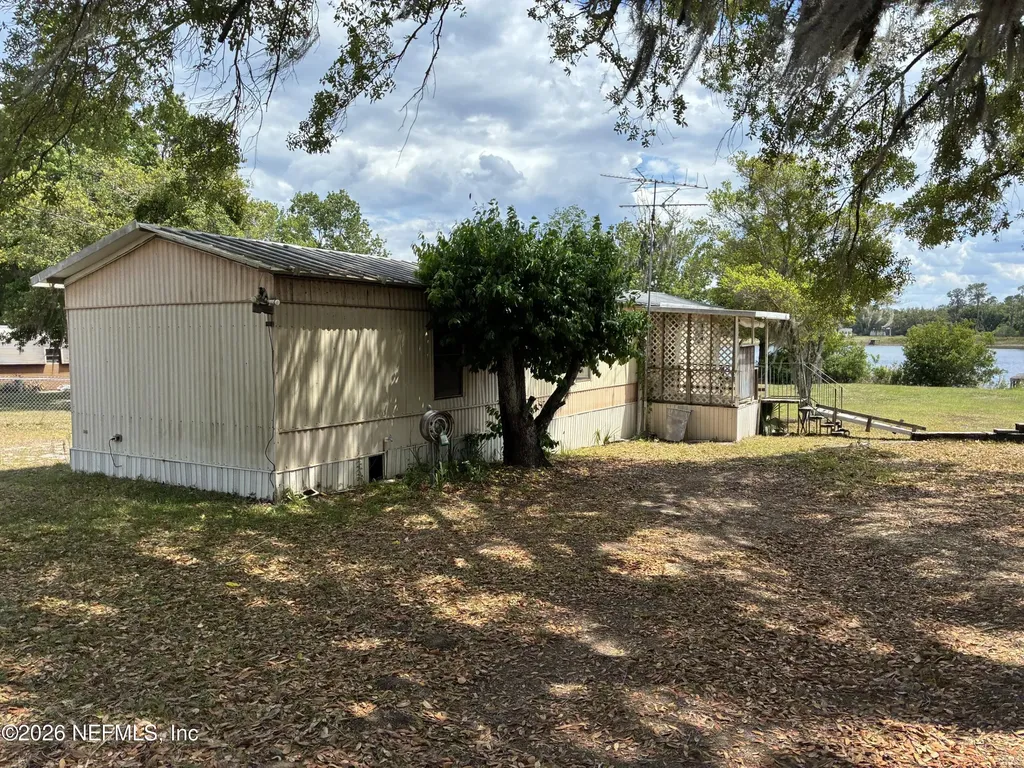 121 Church Lake Drive Interlachen FL 32148