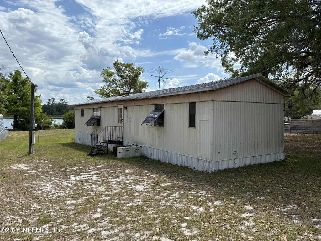 121 Church Lake Drive Interlachen FL 32148