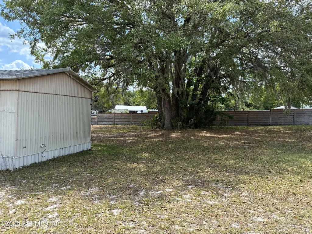 121 Church Lake Drive Interlachen FL 32148