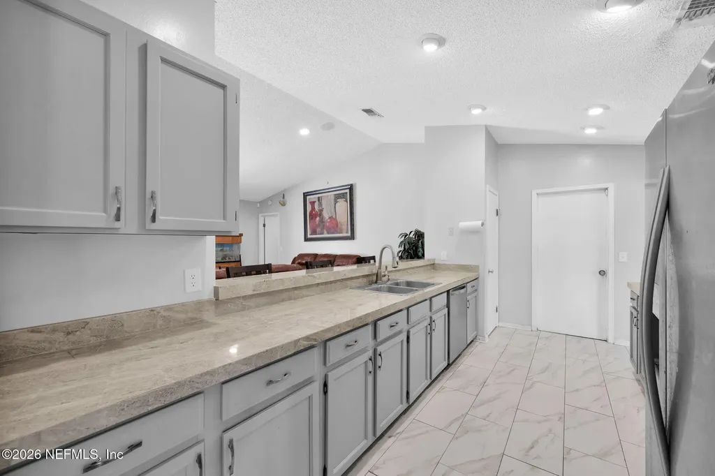 6420 Diamond Leaf Court N Jacksonville FL 32244