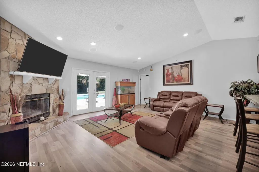 6420 Diamond Leaf Court N Jacksonville FL 32244