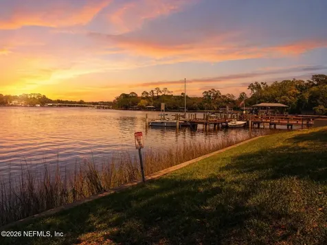 5811 Atlantic Boulevard Jacksonville FL 32207