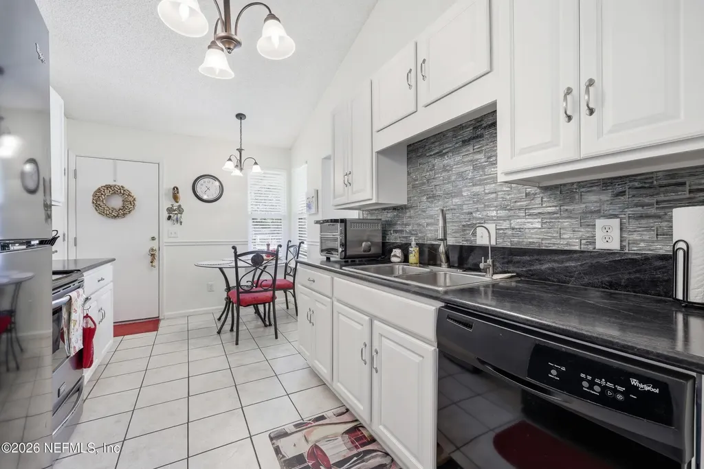 5327 Racoon Ridge Court Jacksonville FL 32258