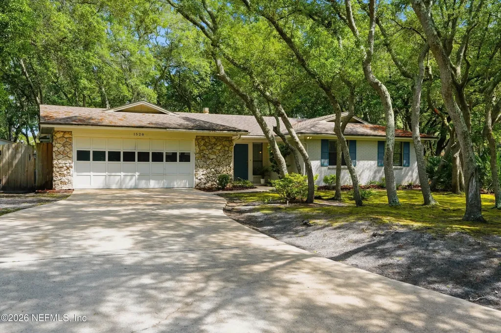 1528 Leeward Lane Neptune Beach FL 32266
