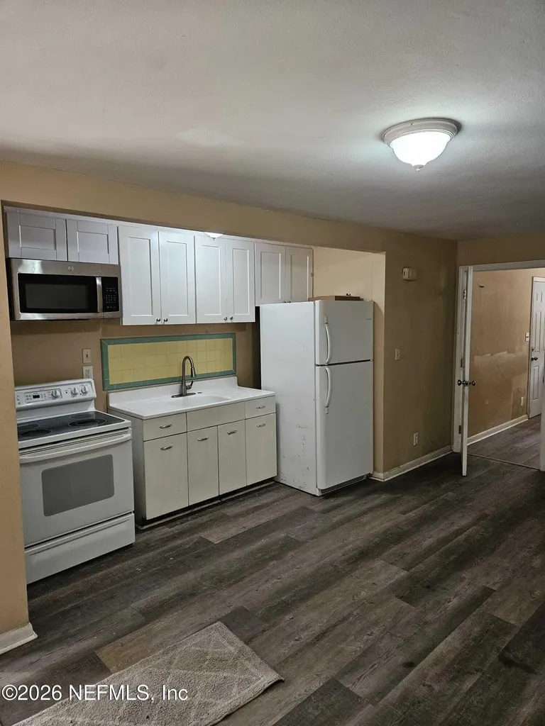 5718 Merrill Road Jacksonville FL 32277
