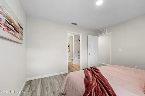 1284 Pangola Drive Jacksonville FL 32205