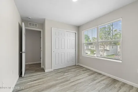 1284 Pangola Drive Jacksonville FL 32205