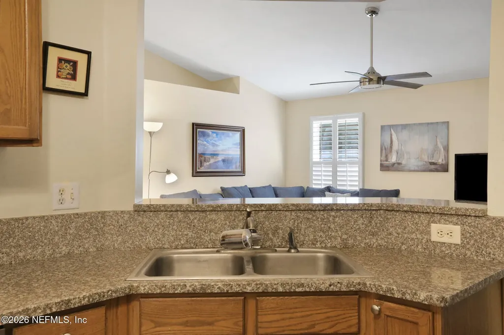 2010 Las Brisas Way W Jacksonville FL 32224