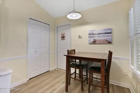 2010 Las Brisas Way W Jacksonville FL 32224
