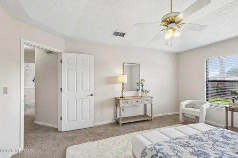 8869 Country Bend Circle Jacksonville FL 32244