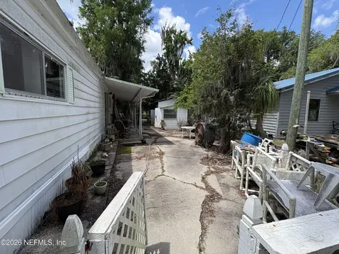 161 Smith Lane Satsuma FL 32189