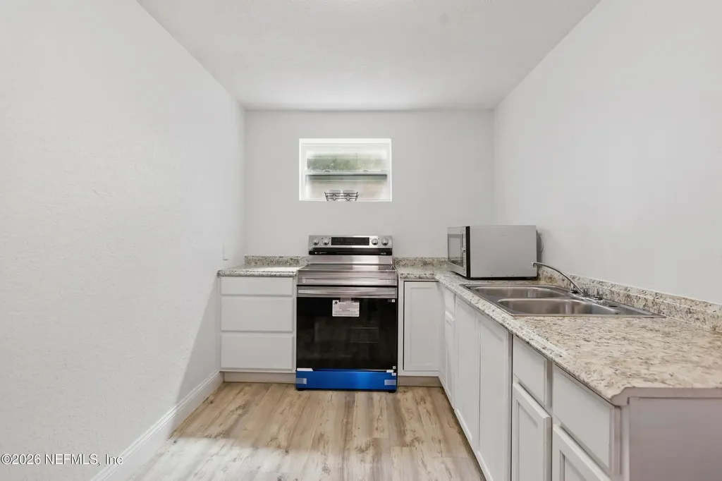 6878 Lenox Avenue Jacksonville FL 32205