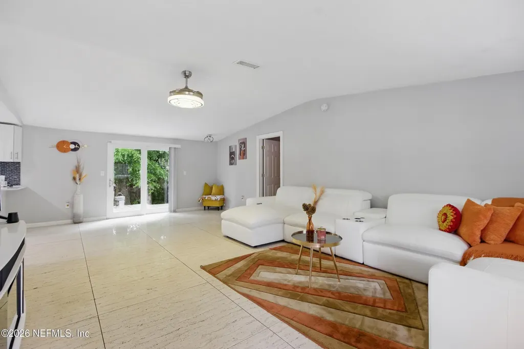 6878 Lenox Avenue Jacksonville FL 32205