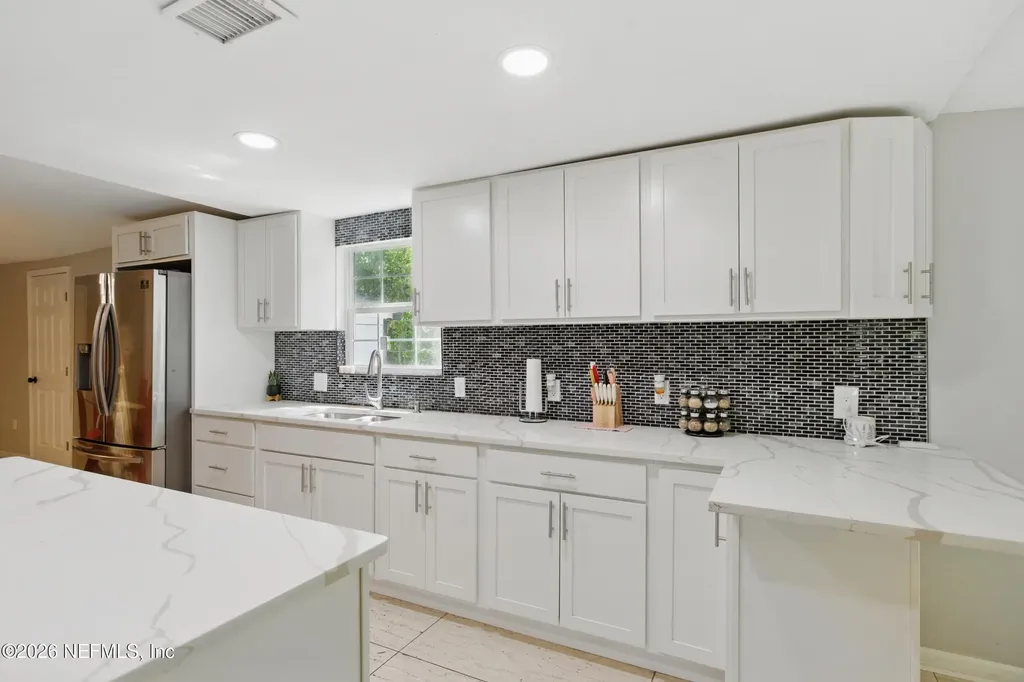 6878 Lenox Avenue Jacksonville FL 32205