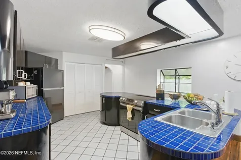 6878 Lenox Avenue Jacksonville FL 32205