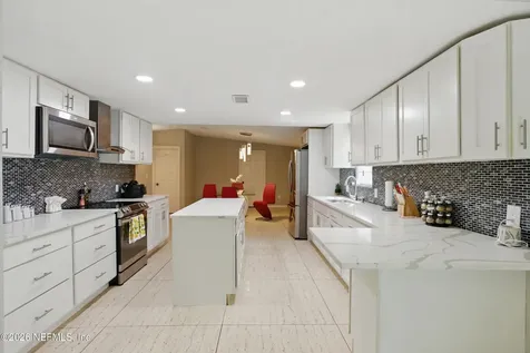 6878 Lenox Avenue Jacksonville FL 32205