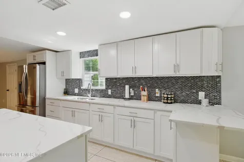 6878 Lenox Avenue Jacksonville FL 32205