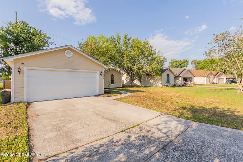8755 Huntington Woods Circle N Jacksonville FL 32244