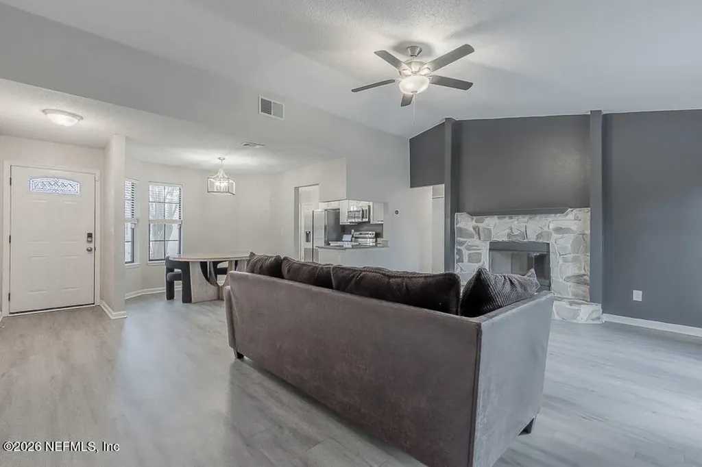 8755 Huntington Woods Circle N Jacksonville FL 32244