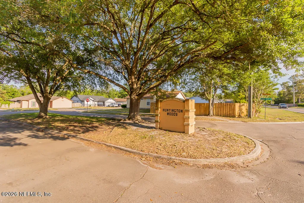 8755 Huntington Woods Circle N Jacksonville FL 32244