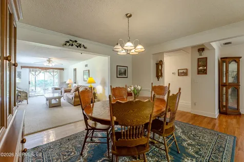 5289 Magnolia Circle N Jacksonville FL 32211