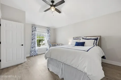 2192 The Woods Drive E Jacksonville FL 32246