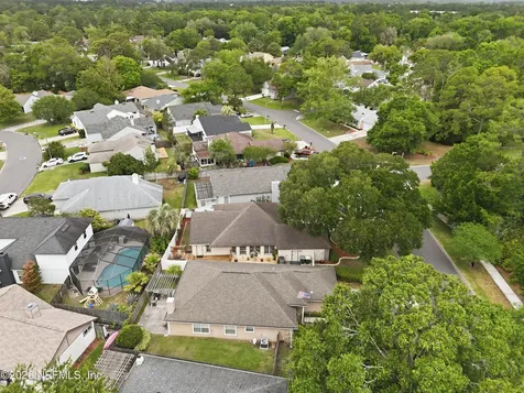 2192 The Woods Drive E Jacksonville FL 32246