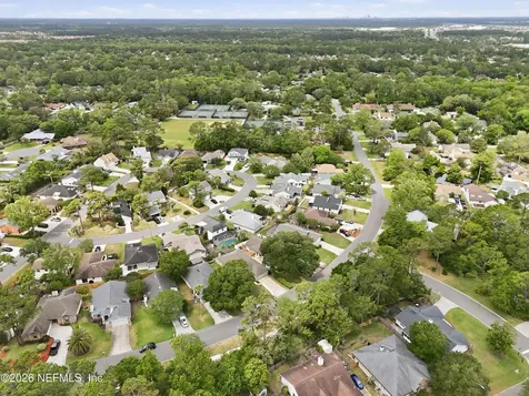 2192 The Woods Drive E Jacksonville FL 32246