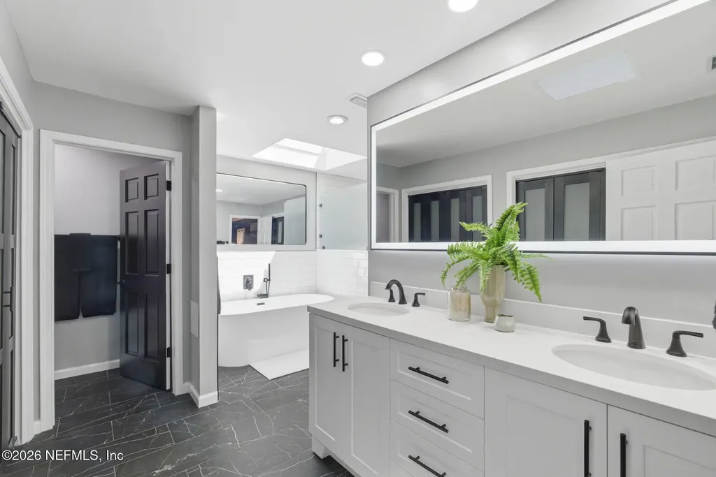 8179 Woodpecker Trail Jacksonville FL 32256