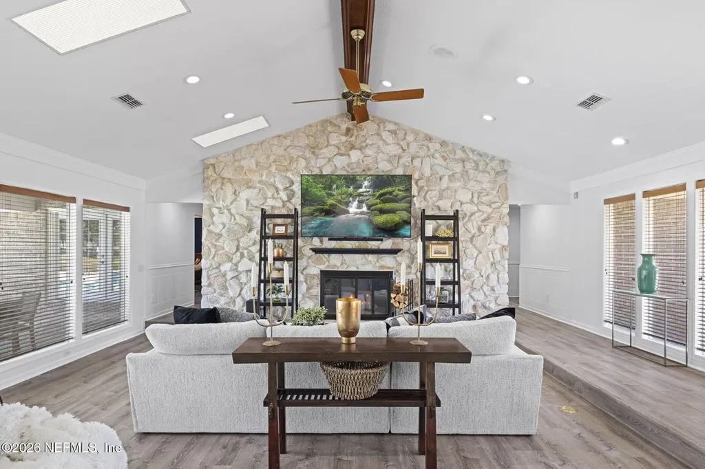 8179 Woodpecker Trail Jacksonville FL 32256