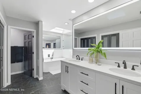 8179 Woodpecker Trail Jacksonville FL 32256