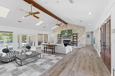8179 Woodpecker Trail Jacksonville FL 32256